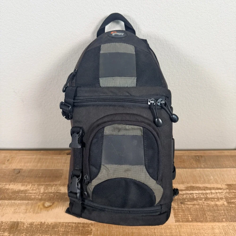 Lowepro Slingshot 100 AW Camera Bag Crossbody Black‎ Gray Padded Sling Strap